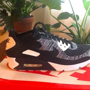 Nike Flyknit Air Max